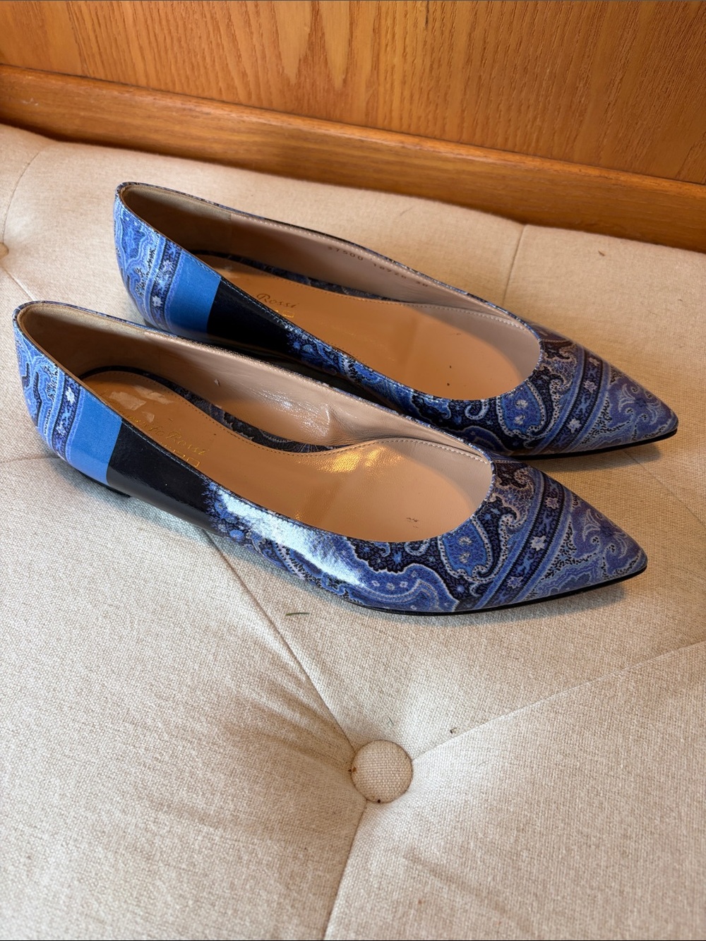 Gianvito Rossi ETRO  Blue Paisley Pointed-Toe Flats